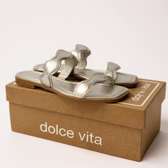 NWT - Size 7.5 - Dolce Vita Metallic Silver Sandals - Picture 1 of 9
